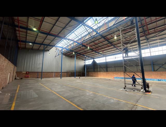 4,338M² WAREHOUSE TO LET IN SPARTAN
